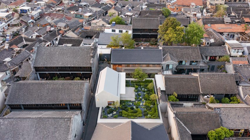 Jiangnan House Yangzhou Guangling by BLUE Architecture Studio and the Urban Architecture Lab at Southeast University