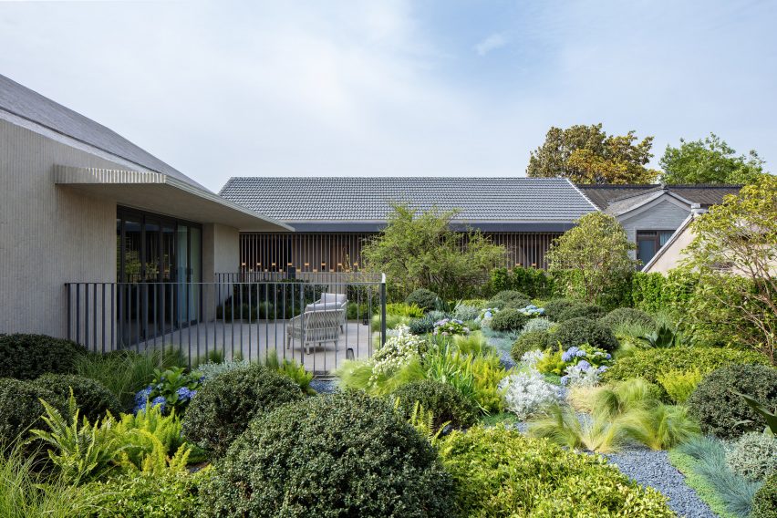Jiangnan House Yangzhou Guangling by BLUE Architecture Studio and the Urban Architecture Lab at Southeast University