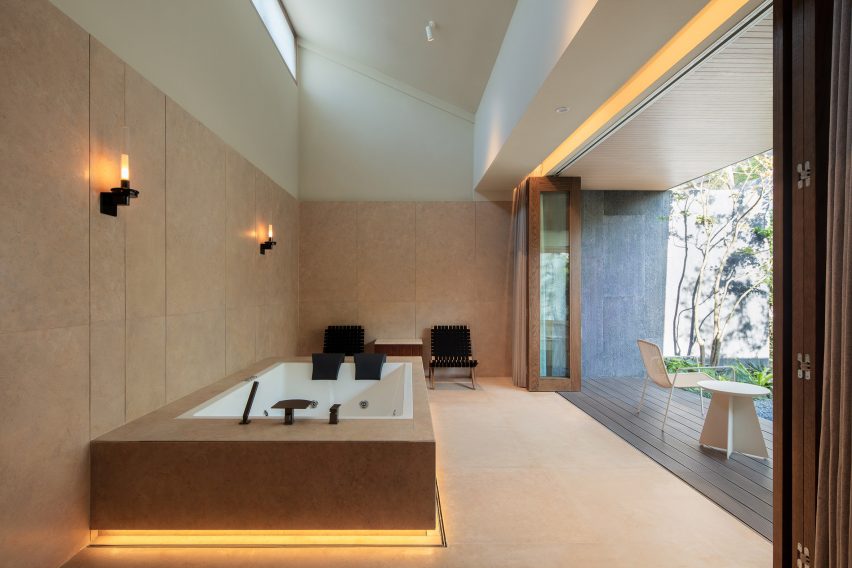 Jiangnan House Yangzhou Guangling by BLUE Architecture Studio and the Urban Architecture Lab at Southeast University