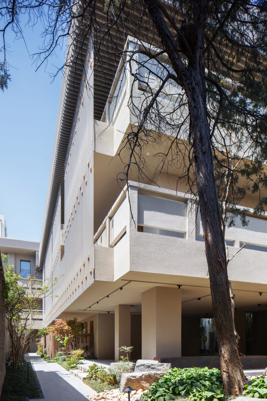 Jiangnan House Yangzhou Guangling by BLUE Architecture Studio and the Urban Architecture Lab at Southeast University