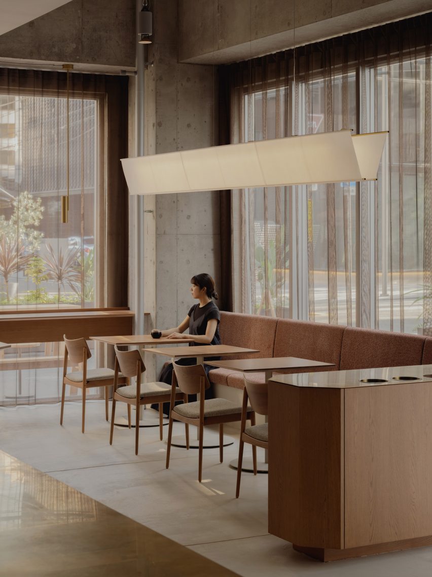 Blue Bottle Coffee Shinsaibashi by Keiji Ashizawa Design