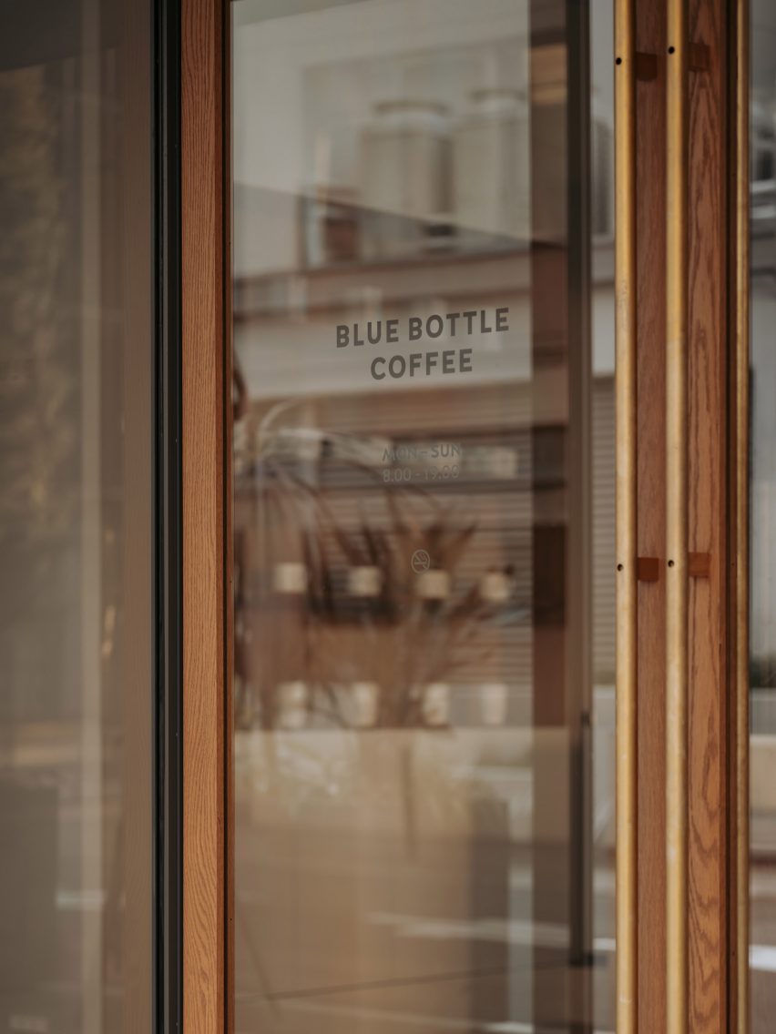 Blue Bottle Coffee Shinsaibashi by Keiji Ashizawa Design