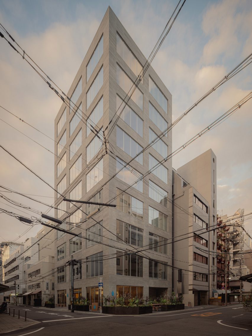Blue Bottle Coffee Shinsaibashi by Keiji Ashizawa Design