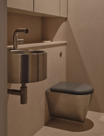 Metal and micro-cement bathroom