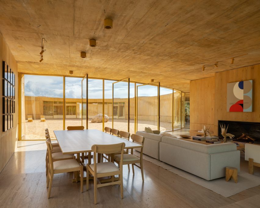 Canales Circular house