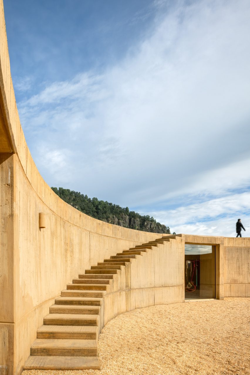 Canales Circular house