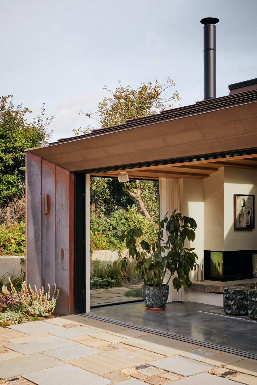 Jackson Design Studio adds copper extension to Hops House in West Sussex