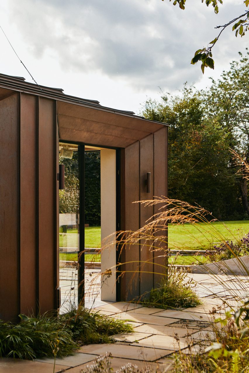 Jackson Design Studio adds copper extension to Hops House in West Sussex