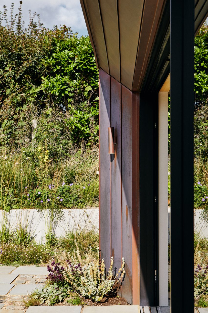 Jackson Design Studio adds copper extension to Hops House in West Sussex