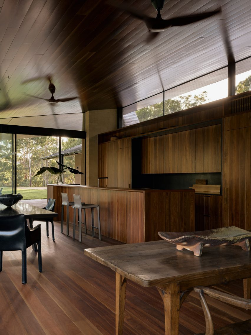 Howqua River Lodge by RobMills Architecture and Interiors