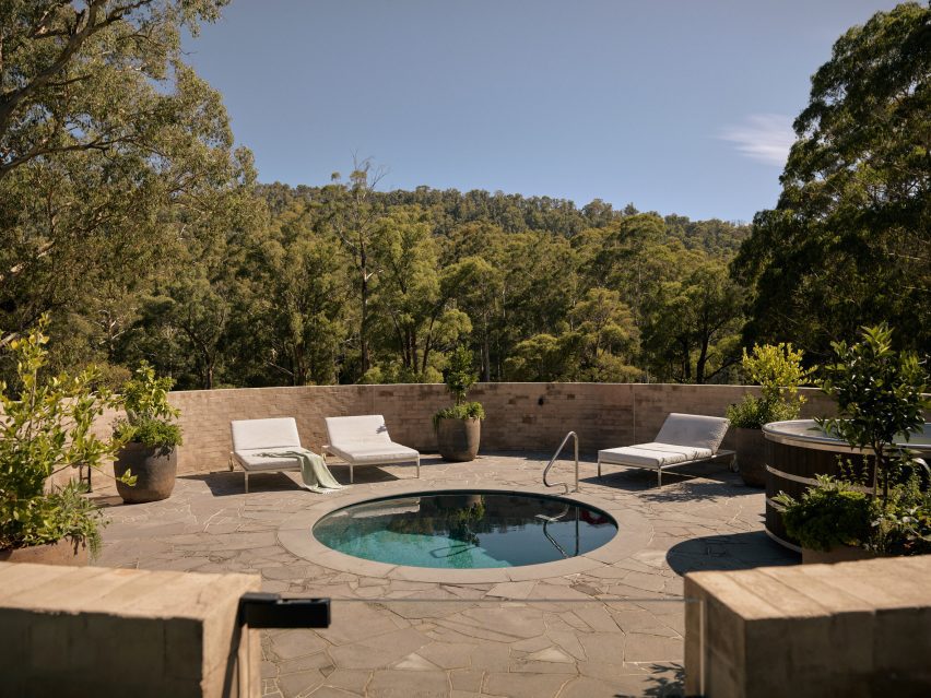 Howqua River Lodge by RobMills Architecture and Interiors
