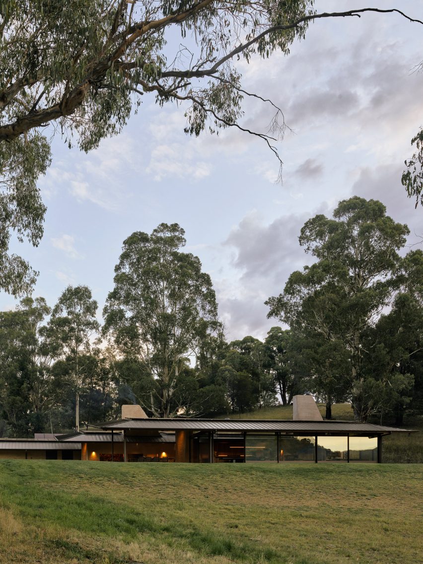Howqua River Lodge by RobMills Architecture and Interiors