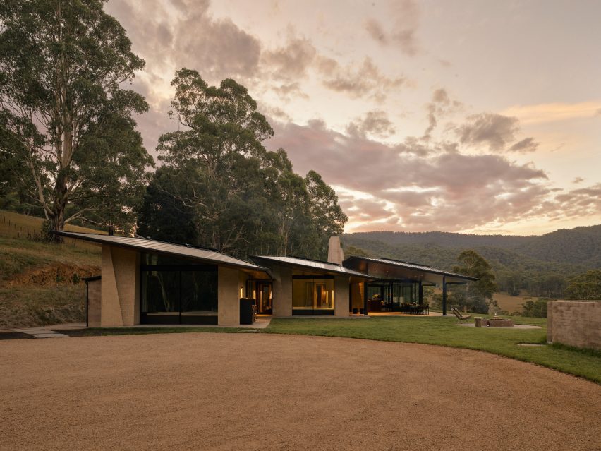 Howqua River Lodge by RobMills Architecture and Interiors