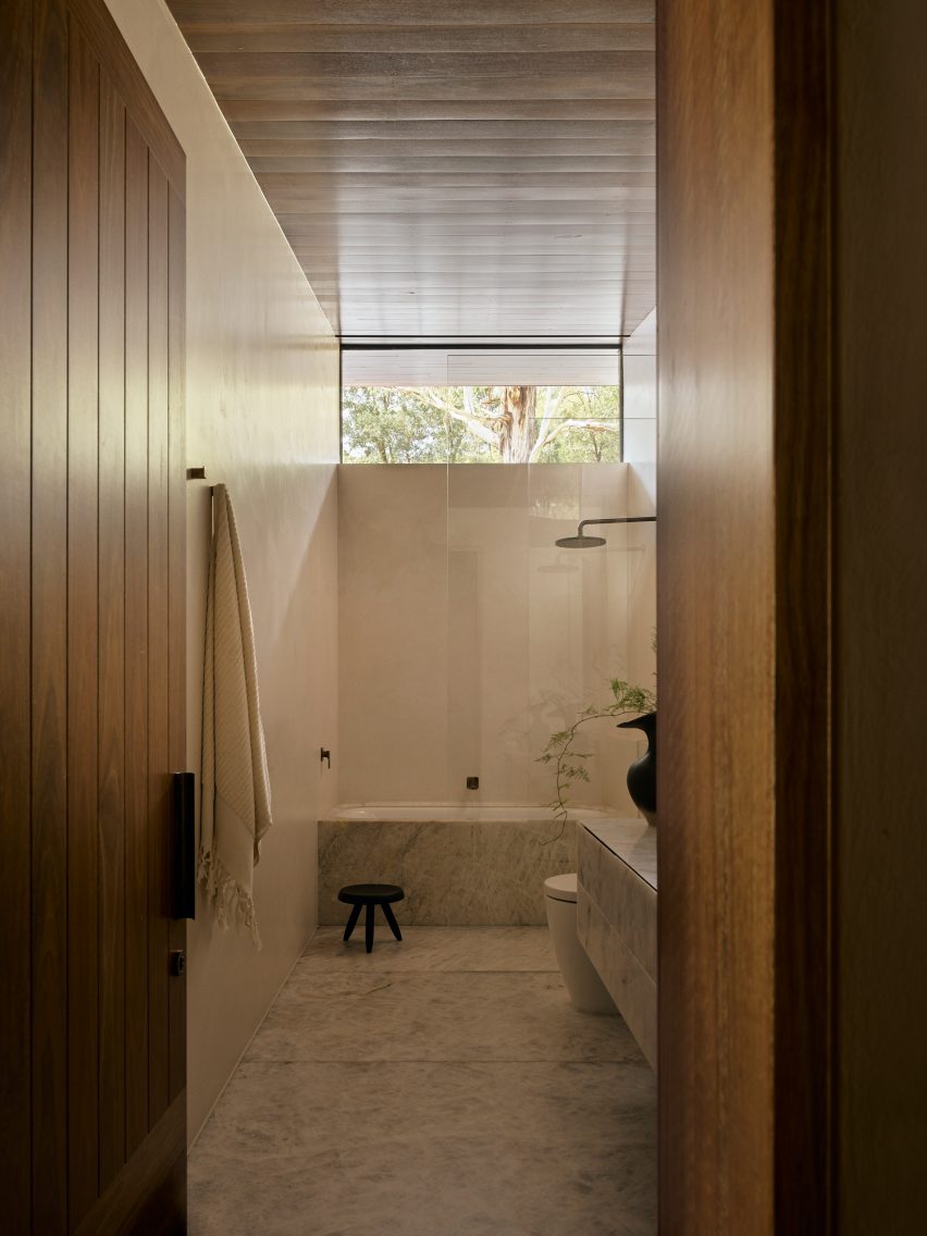 Howqua River Lodge by RobMills Architecture and Interiors