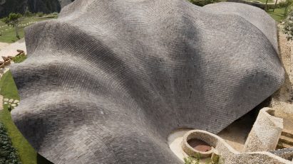Shell-like roof