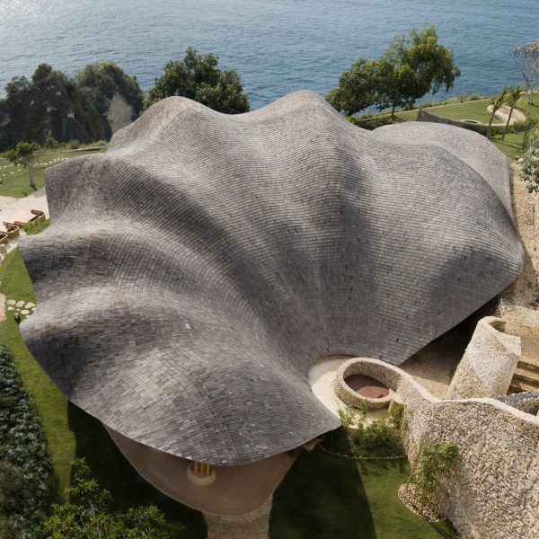 Shell-like roof