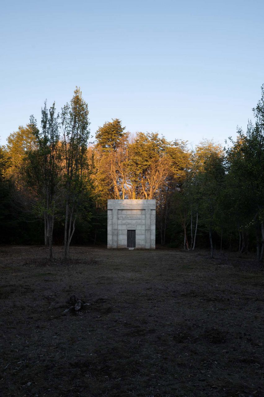 Temple-like facade of Miel Pavilion by Pezo von Ellrichshausen