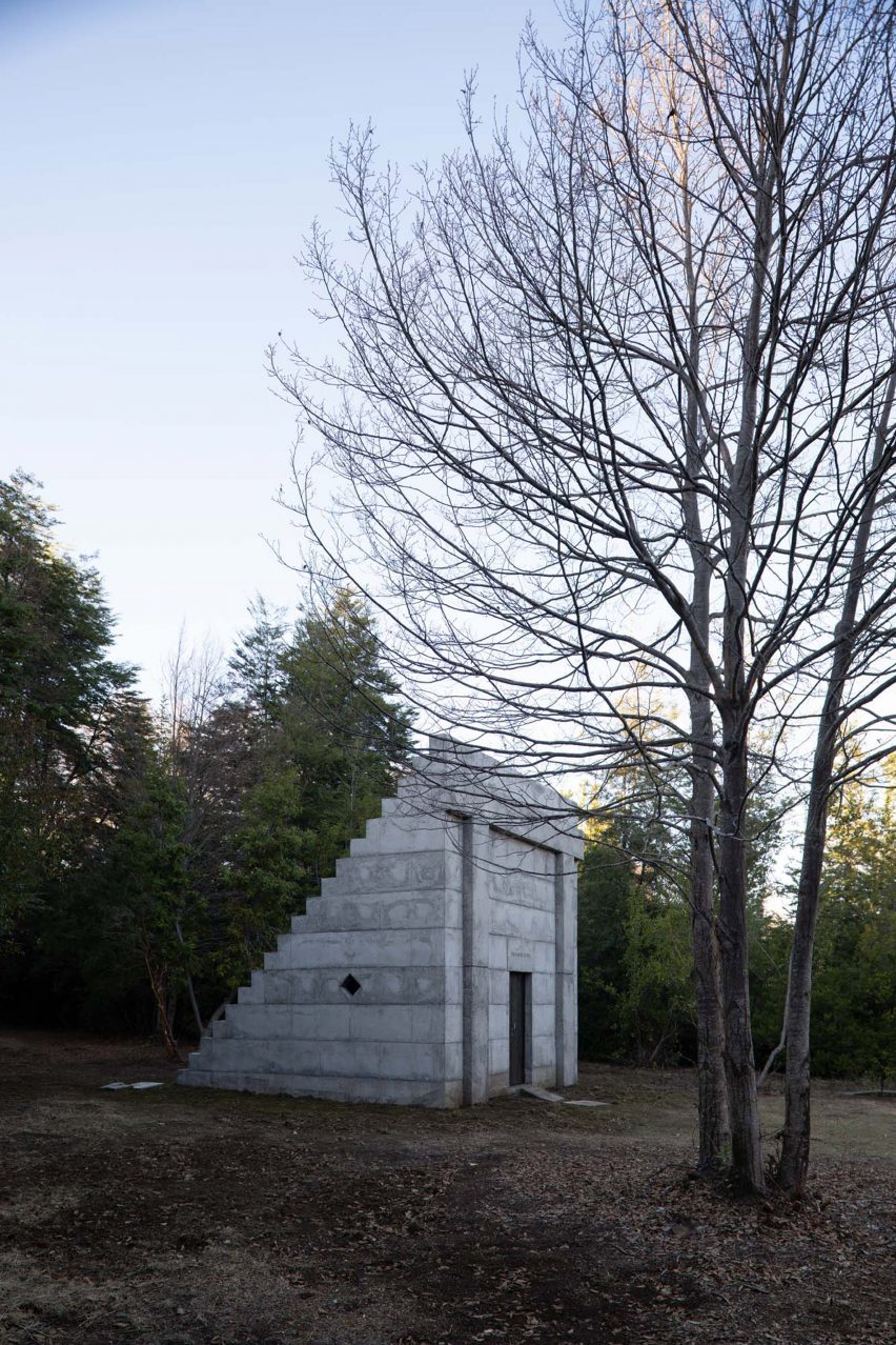 Staircase profile of Miel Pavilion by Pezo von Ellrichshausen