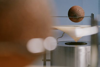 Antenna made from grass fibre