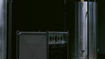 Cylindrical metal speaker