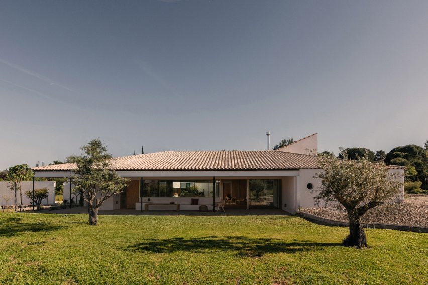 Rosa María House by Delavegacanolasso