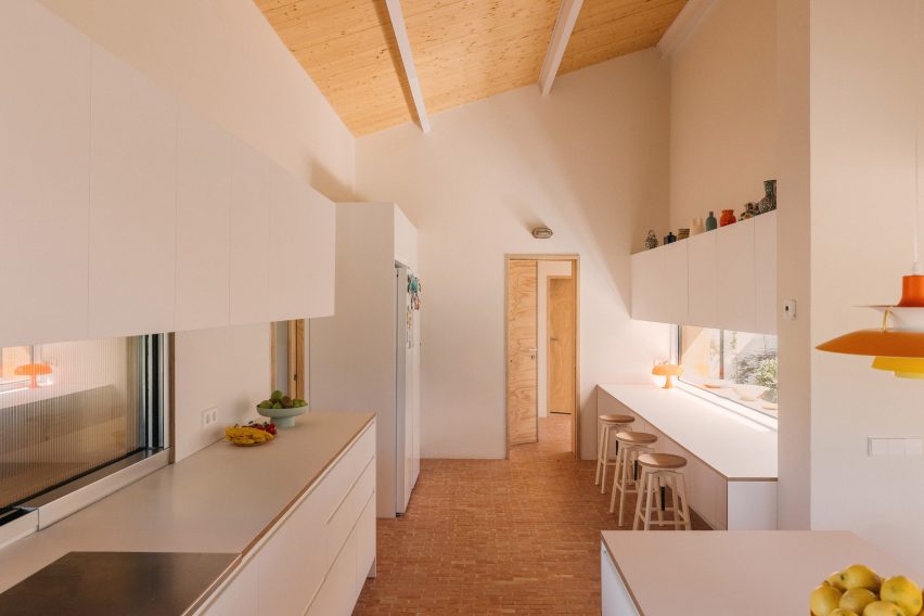 Rosa María House by Delavegacanolasso
