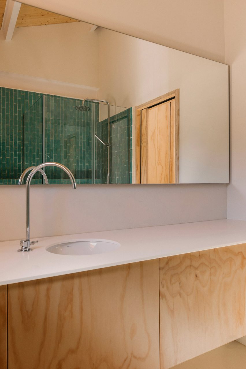 Rosa María House by Delavegacanolasso