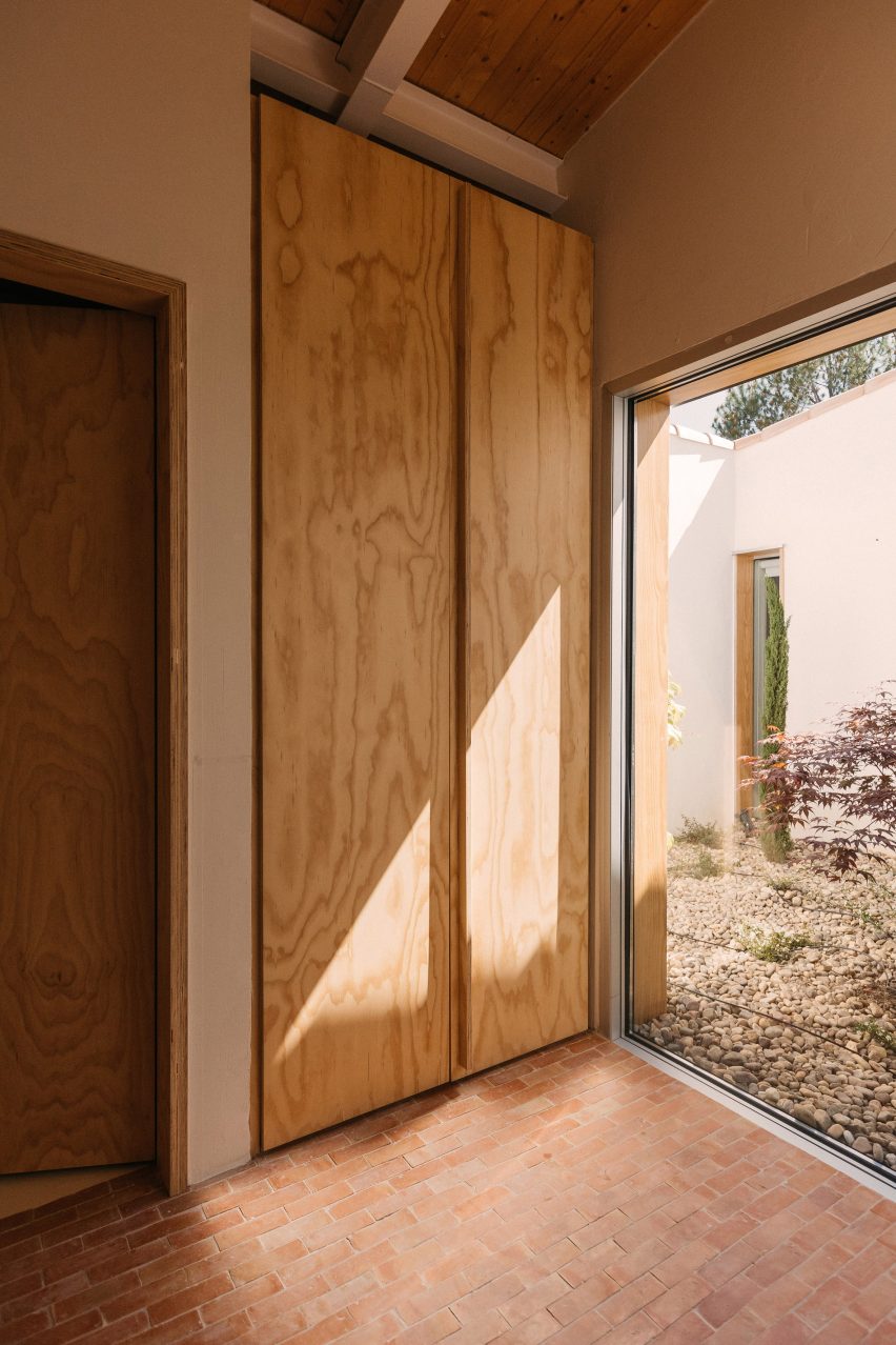Rosa María House by Delavegacanolasso