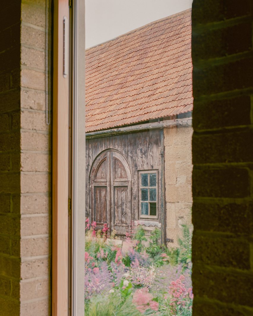 South Barn by Studio Weave