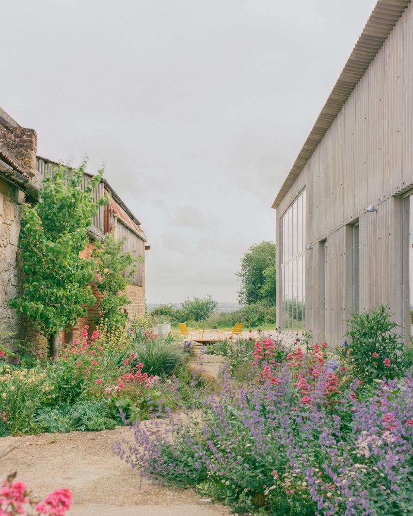South Barn by Studio Weave