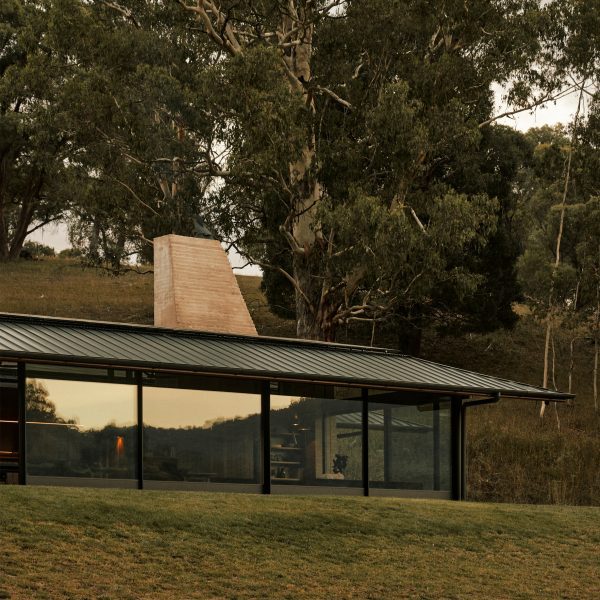 Howqua River Lodge by RobMills Architecture and Interiors