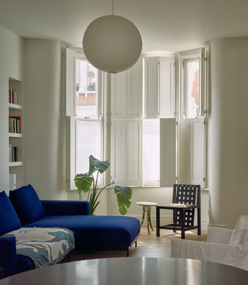 Living room in Stone and Steel House extension by DGN Studio and Sarah Izod