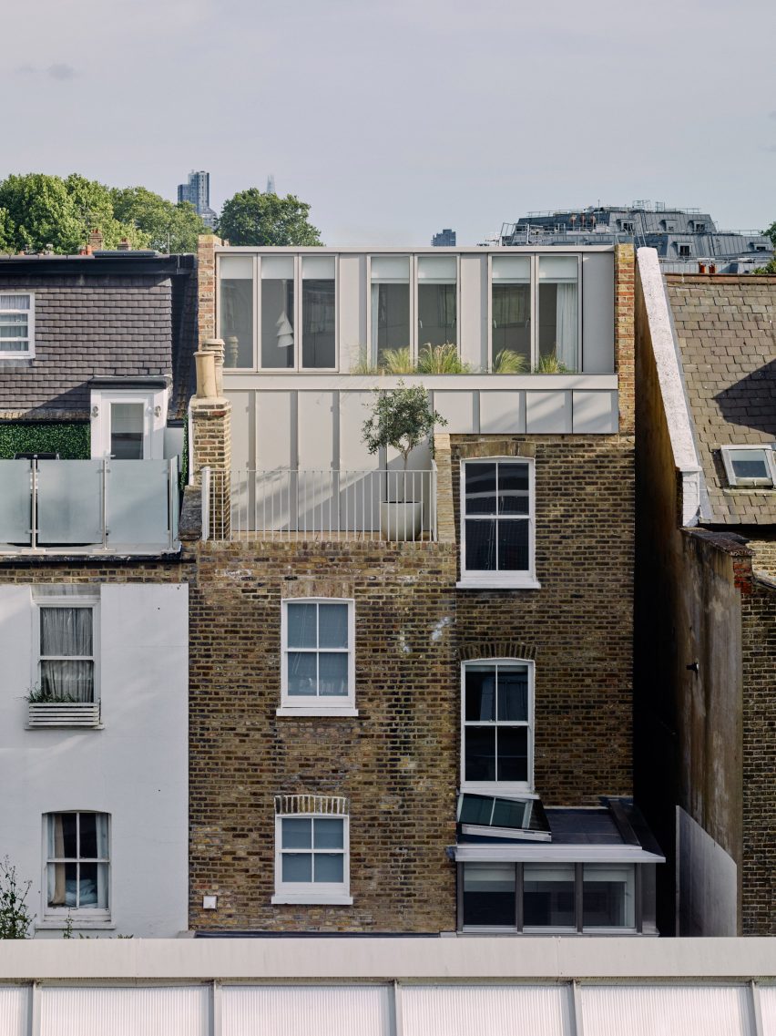 Loft extension in Stone and Steel House extension by DGN Studio and Sarah Izod