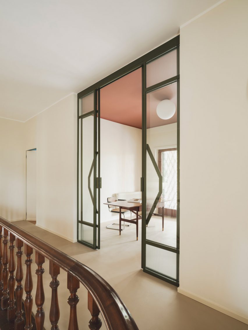 Study in revamp of 1960s villa by StudioTamat