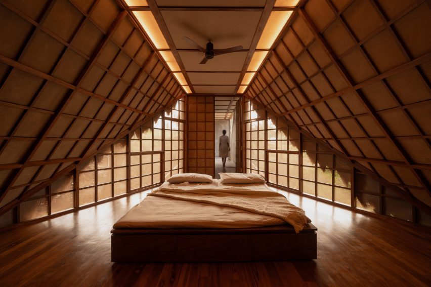 Bridge House by Wallmakers
