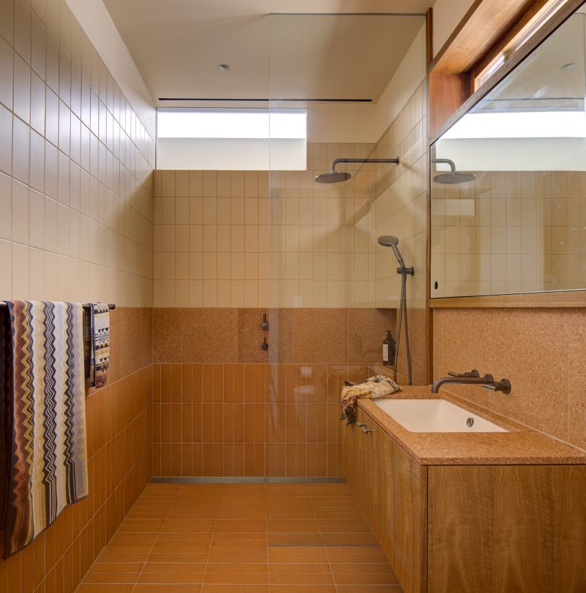 Bathroom with terracotta tiles