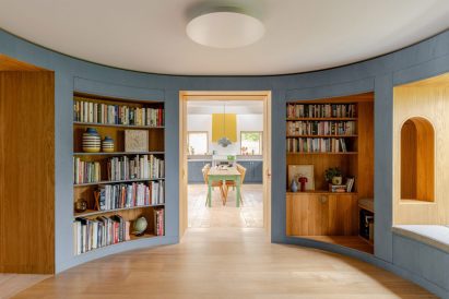 Rural farmhouse Kent with curved library walls