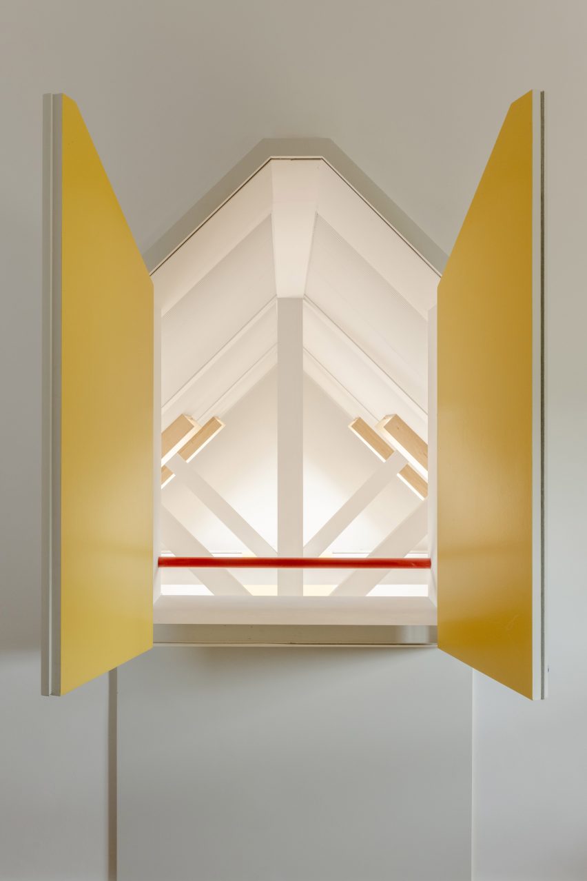 Yellow painted mini internal opening