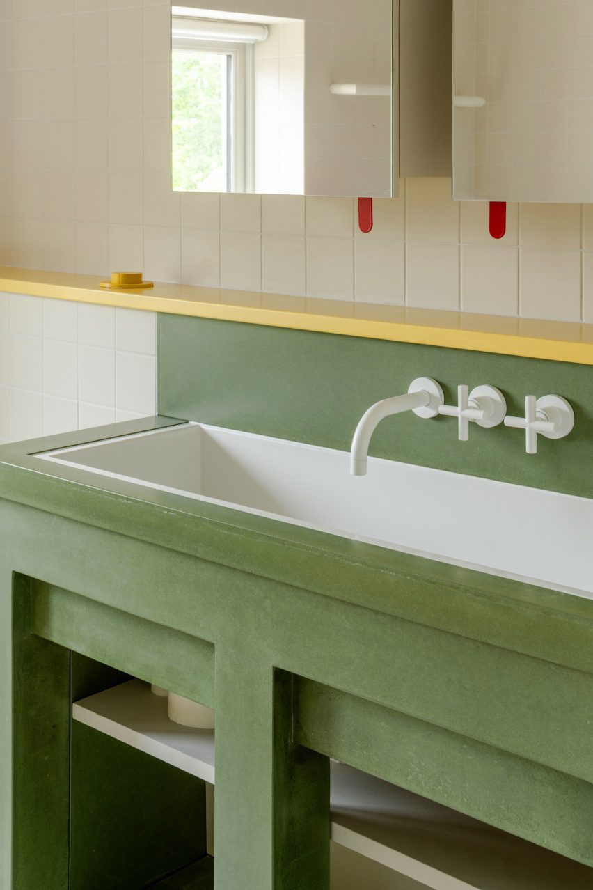 Sink with green timber finish