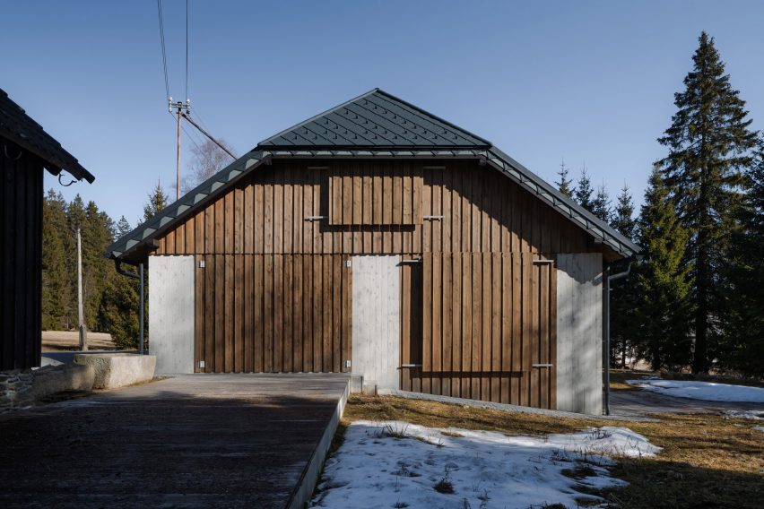 Borová Lada Cottage by Studio Plyš