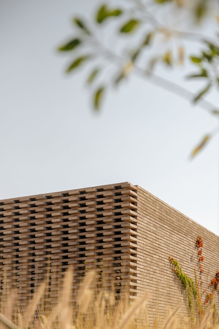Capuchinas House by Laboratorio de Arquitectura
