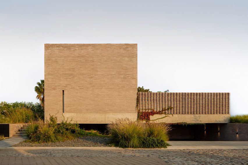 House made of concrete blocks