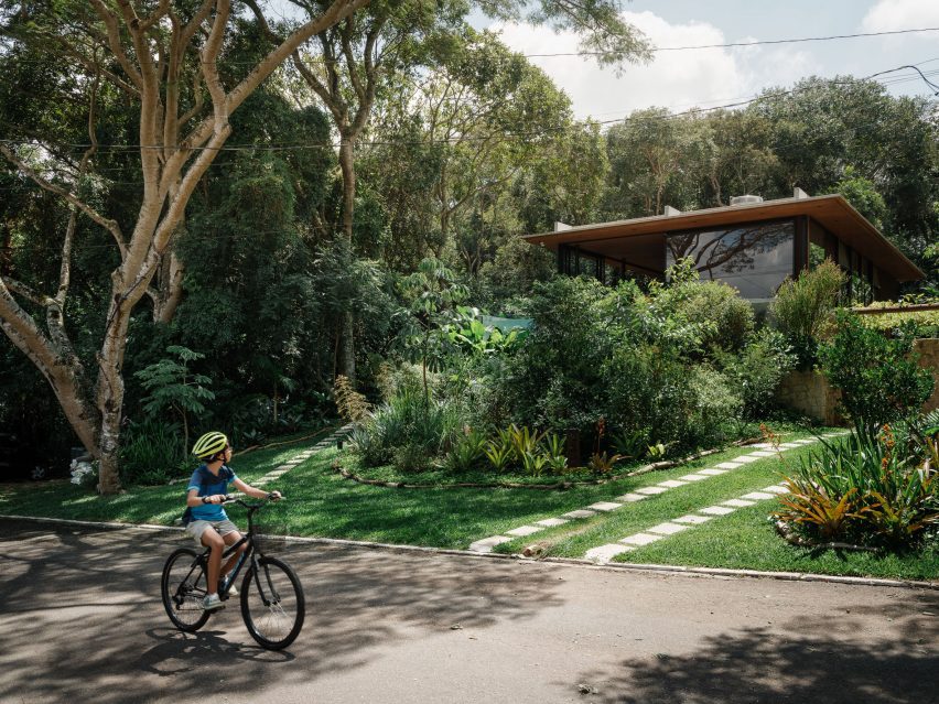 Casa Guapuruvus in Cornetta Arquitetura
