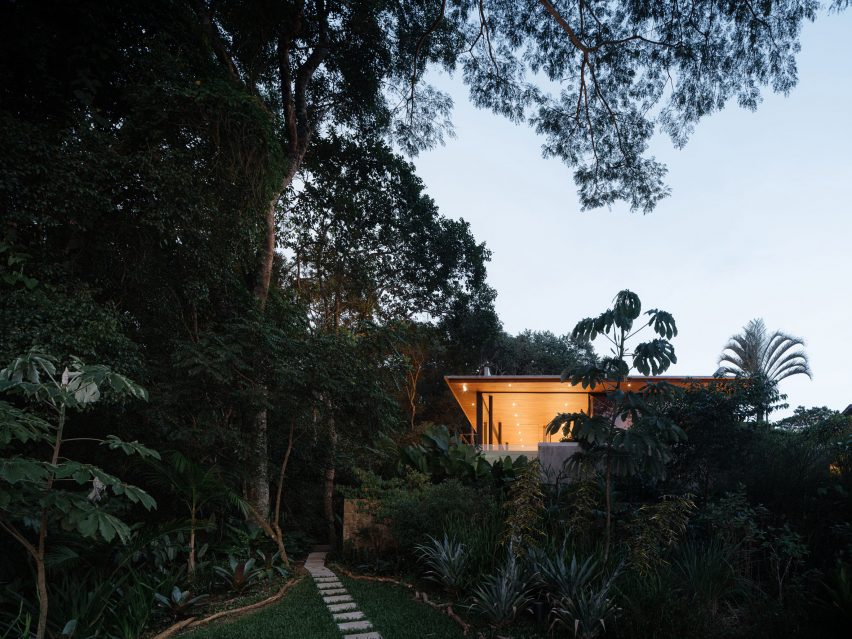 Casa Guapuruvus in Cornetta Arquitetura