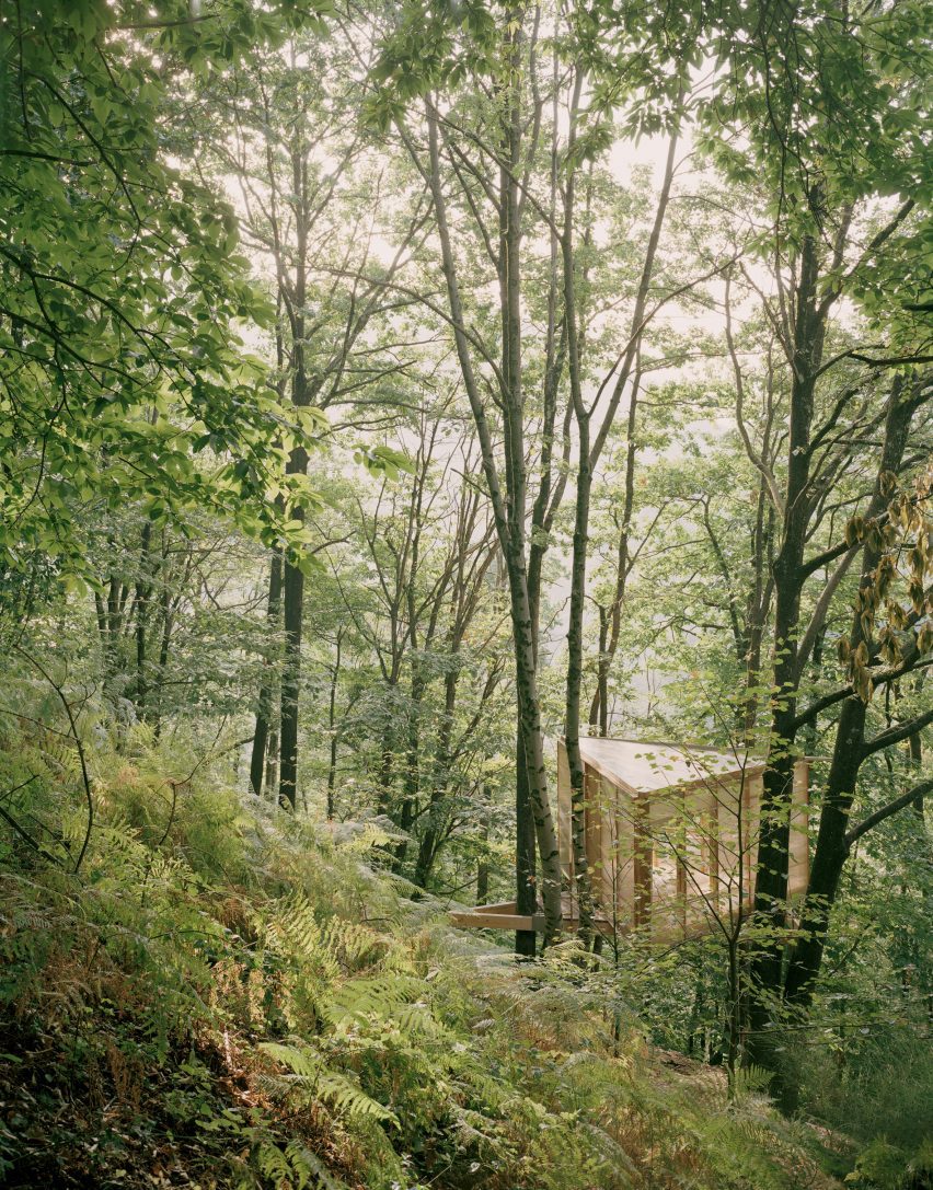 Casetta Tessino treehouse by Olin Petzold