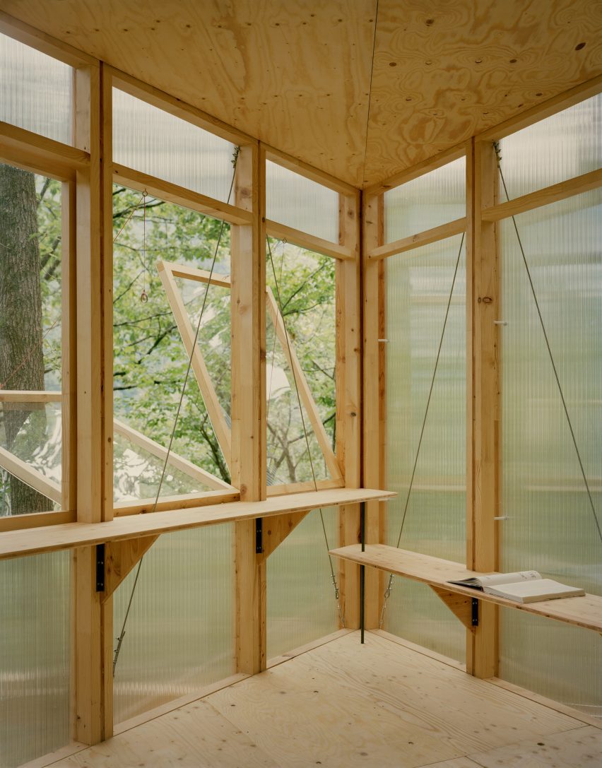 Casetta Tessino treehouse by Olin Petzold