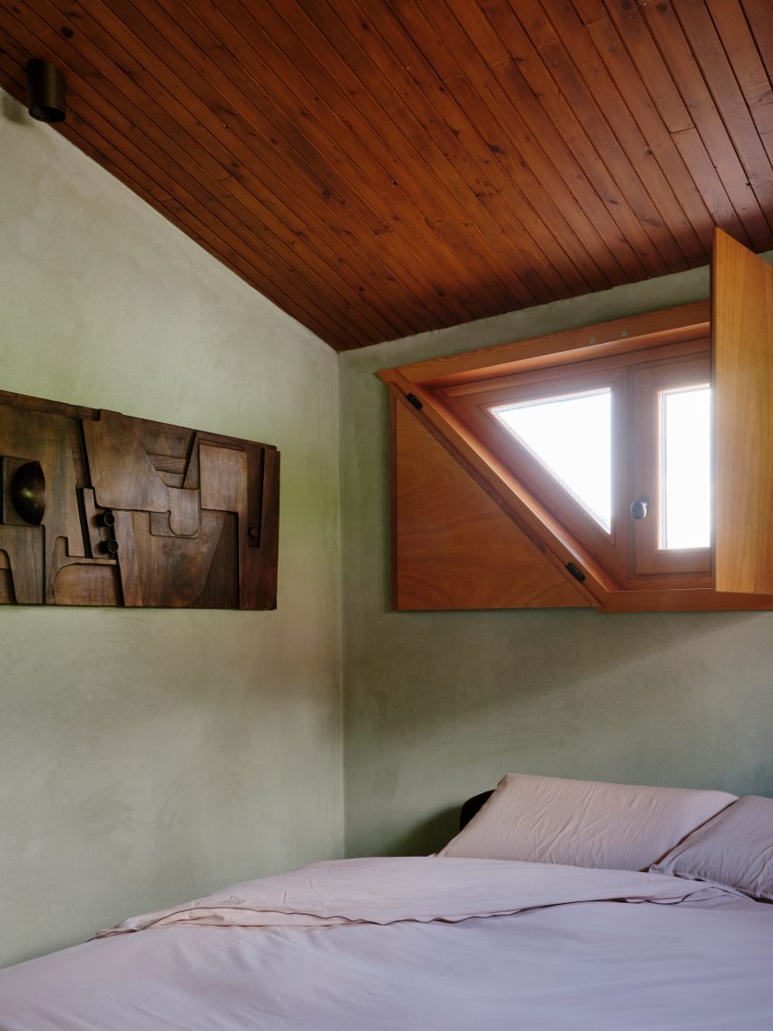 Bedroom in Co.arch Studio apartment renovation in Mario Galvagni's Giomein