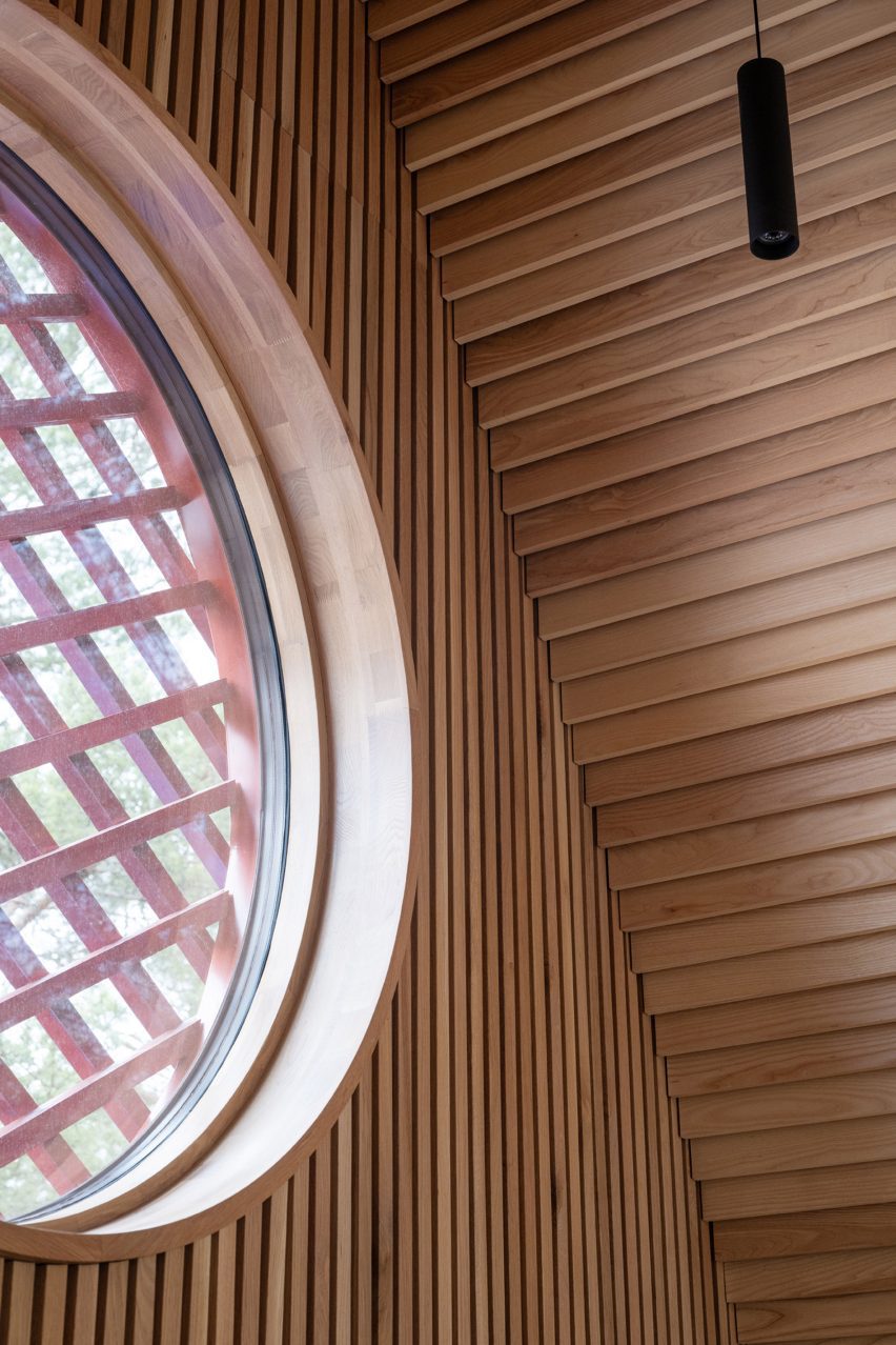 Circular window cutout