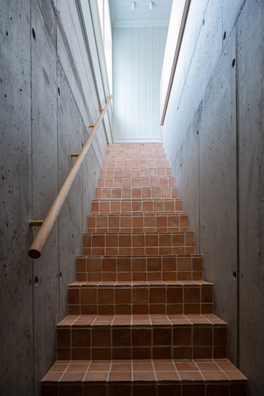 Brick staircase with concrete walls