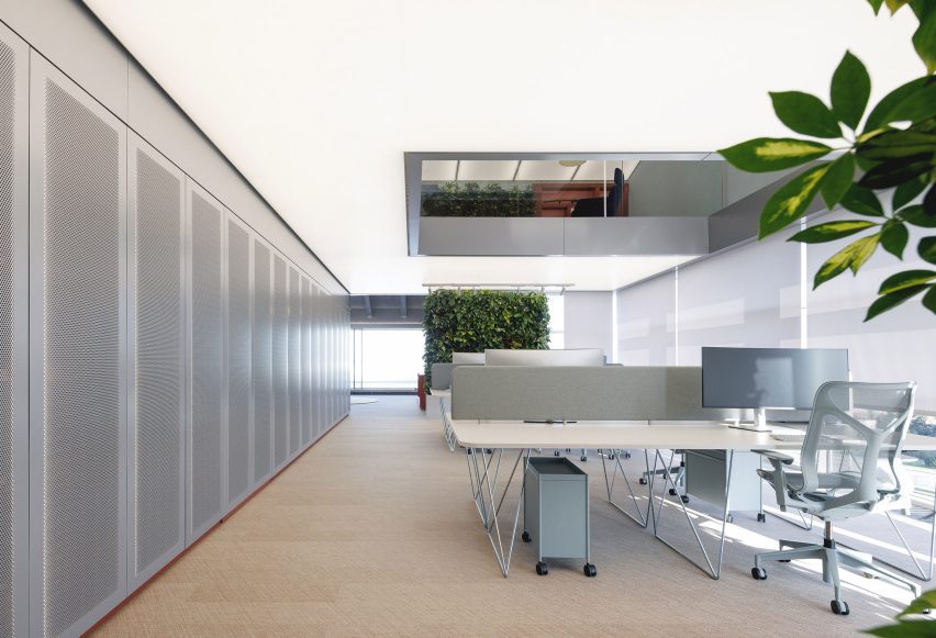 Deveron office in Prague designed by Cisarstudio